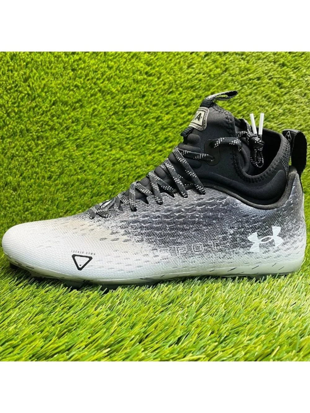 Under Armour Spotlight Lux MC 2.0 Mens Size 13 Black White Football Cleats